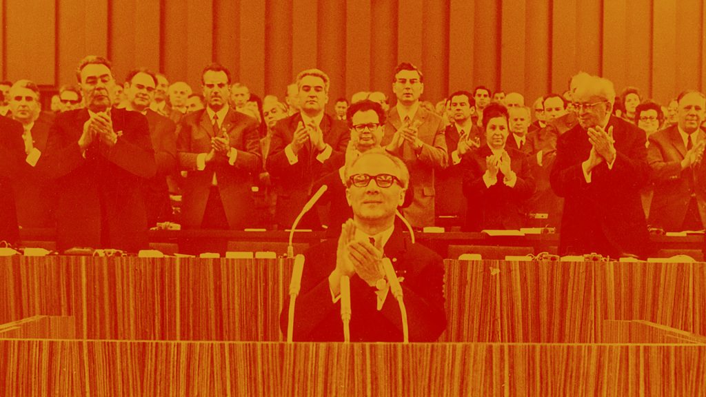 Erich Honecker übernimmt die Macht in der DDR