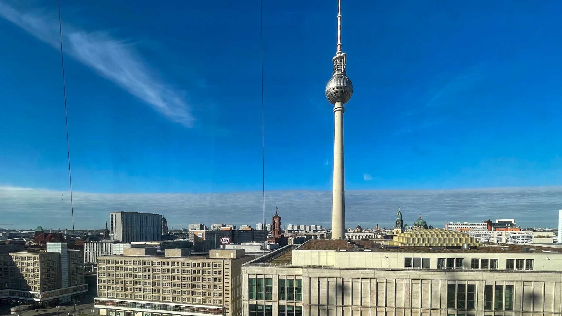 Zwei-Staaten-Fernsehturm-Photograph-by-Mike-Peel-www